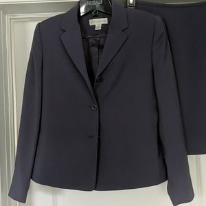 Suit 2 piece skirt and jacket